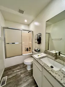 Great Value Townhome: Walkable & Near UofA - Image 3