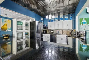 Hotel House Downtown Loft - Image 4
