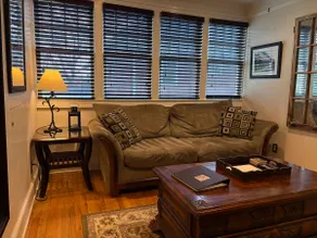 Midtown Carriage House / Walk to Piedmont Park - Image 2