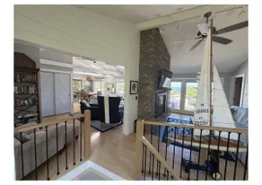 Ocean Front Cliff House Cottage - Image 3