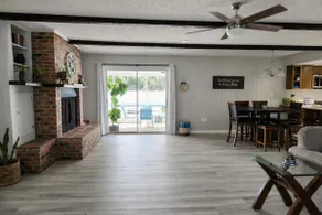 Spacious Home, Secluded Saltwater Pool, Central Location. - Image 4