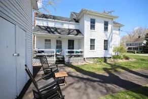 Waterside Beach Retreat - Image 2