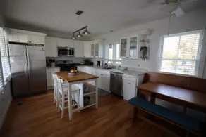 Waterside Beach Retreat - Image 4
