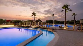 The Kingdom - Two Bedroom Villa with Splash Pool - Image 4