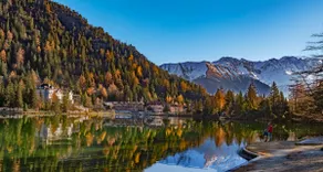 The luxury of tranquillity and autumnal colours - Image 3