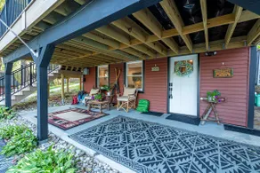 Lake Life Lounge: Lake views•beach access•sleeps 8 - Image 4