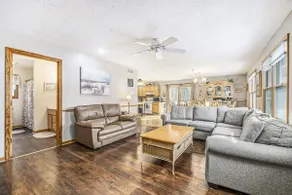 Tuck's Treasure: Walk to Lake Michigan, Private Hot Tub, Fire Pit, Deck, Grill - Image 4