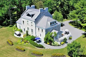 Luxury Penthouse Overlooking the 1000 Islands - Image 3