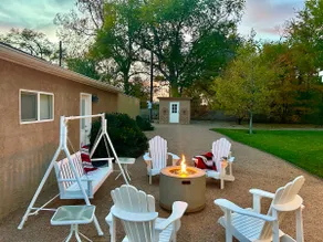 Spacious Family Retreat • 4brm Sleeps 10 • Parkside • Quiet Los Ranchos Oasis - Image 4