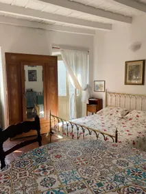 Artistic setting historical centre - Image 2