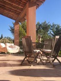 Beautiful morning sun and a view of the Luberon - Image 3