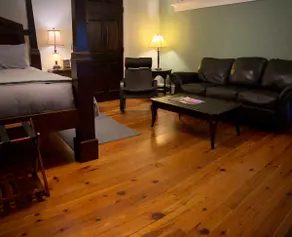 The Castle Room Suite -Private Entrance -3M to UGA - Image 4