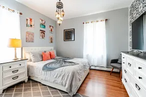 Federal Hill 8BR Group Getaway with Parking for 8 - Image 3
