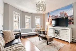 Federal Hill 8BR Group Getaway with Parking for 8 - Image 5