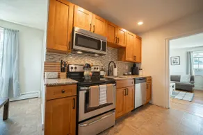 The Family House - 3 Bedroom Condo with Parking - Image 5