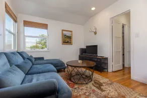 Phoenix House | EV Charger, View Deck, Downtown - Image 2