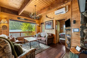Rogue Shores - Tranquil Lakefront Home - Image 4