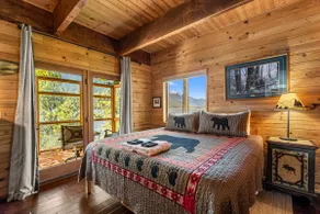 Rogue Shores - Tranquil Lakefront Home - Image 3