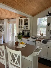 Bluebird Cottage a French Country Retreat - Image 4