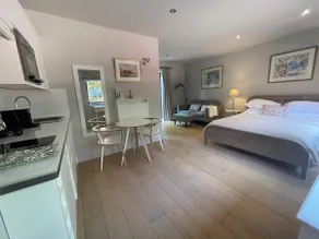 Peaceful Garden Retreat in Tunbridge Wells - Image 2