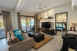 Sea front penthouse apartment - Image 4