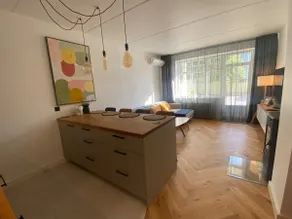 Modern 2-bedroom Apartment+Balcony & Free Parking - Image 3