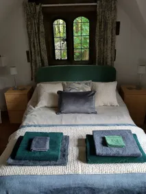 Quirky, romantic cottage with garden in Wye Valley - Image 3
