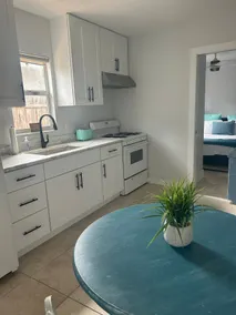 Tranquil Beach Apartment - Image 4