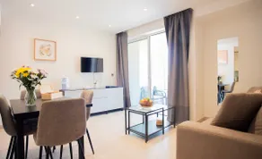 Bentley Holiday Apartments - West One - Image 4