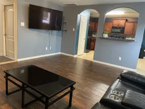 H1-3BR(3miles to IAH)Not heated- POOL - Image 2
