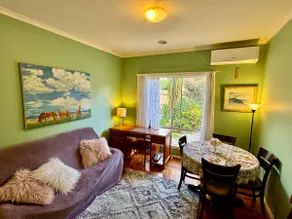 Kangaroo Retreat • Cozy Stay Near La Trobe - Image 2