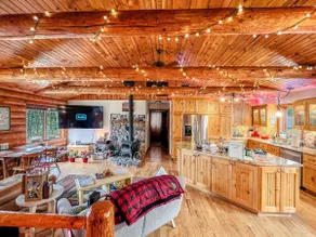 Luxe Spa Cabin: Hot Tub + Sauna + Fire - Image 2