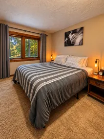 Luxe Spa Cabin: Hot Tub + Sauna + Fire - Image 4