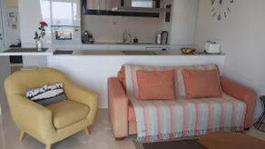 Stylish Beach Front Flat, Big Balcony & Parking - Image 5