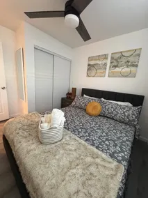 Nonsmoking Cozy Guest House Private near Airport - Image 5