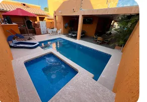 My house is your house. Heated pool and Jacuzzi - Image 2