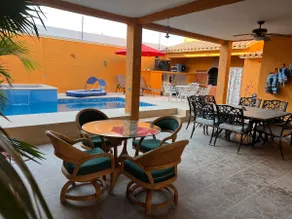 My house is your house. Heated pool and Jacuzzi - Image 3