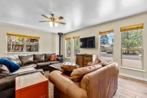 Prime location 4BD/2BTH | Dog Friendly | Sleeps 8 - Image 5