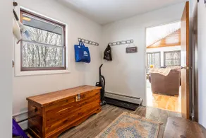 Rustic Chic Mtn Retreat, Mins to Pico & Killington - Image 2