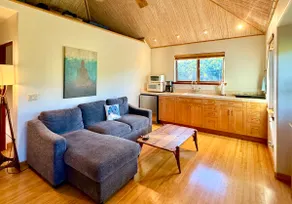 Paia Surf Suite. Quiet beach access & walk to town - Image 3