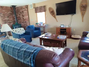 Centrally located, Spacious: Ski, Hike, Swim, Bike - Image 3
