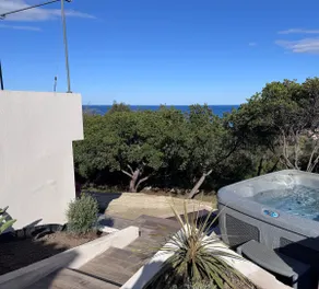 Paradise-view villa in Baie Favone - Image 2