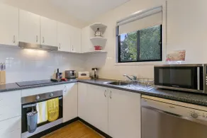 Sunnyside - Image 5