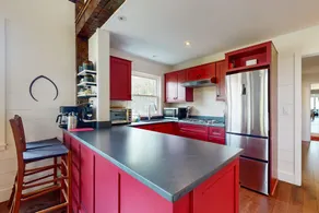 4BR outdoor enthusiast's dream with mountain views - Image 5