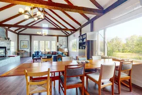 4BR outdoor enthusiast's dream with mountain views - Image 4