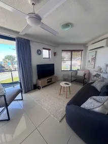 Absolute Beach Front with Heated Pool. - Image 5