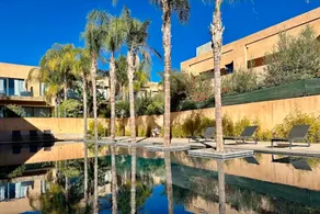 Luxury 2 Suites Apt w/ Terrace & Pool – 6 Guests - Image 5