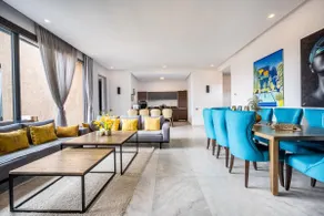 Luxury 2 Suites Apt w/ Terrace & Pool – 6 Guests - Image 4