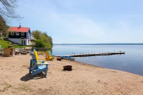Lakefront Boathouse | Algonquin Pass & Kayaks, SUP - Image 3