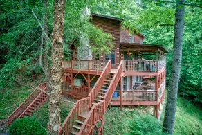 St Johns Ridge - Heart of Valle Crucis - Hot Tub- Firepit - River and Mountain Views - Image 4